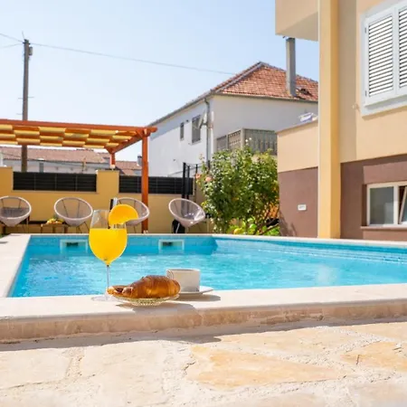Apartments Dijana Zadar Exterior photo